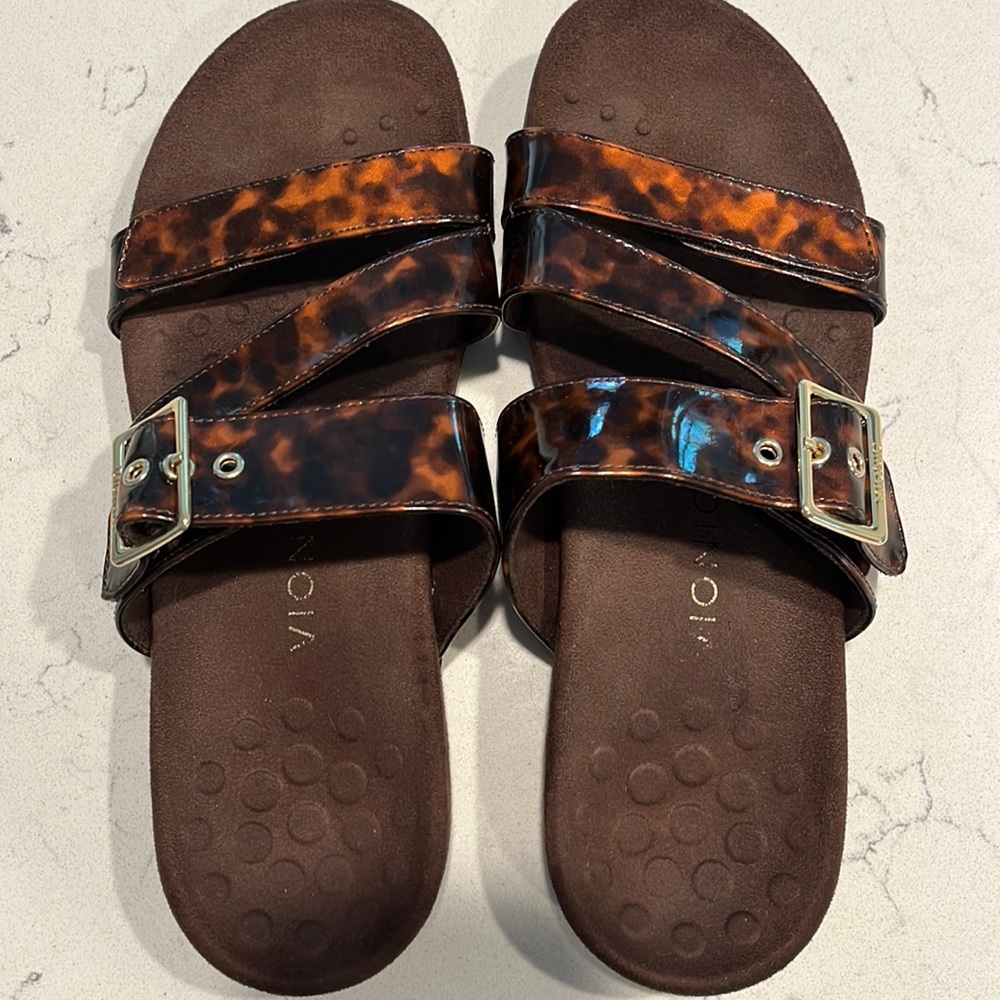 Vionic  brown leopard adjustable sandals. Size 10